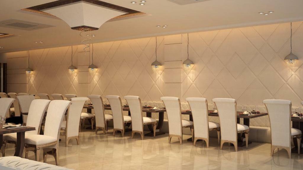 Hotel Palm Luxury In Mainpuri ภายนอก รูปภาพ